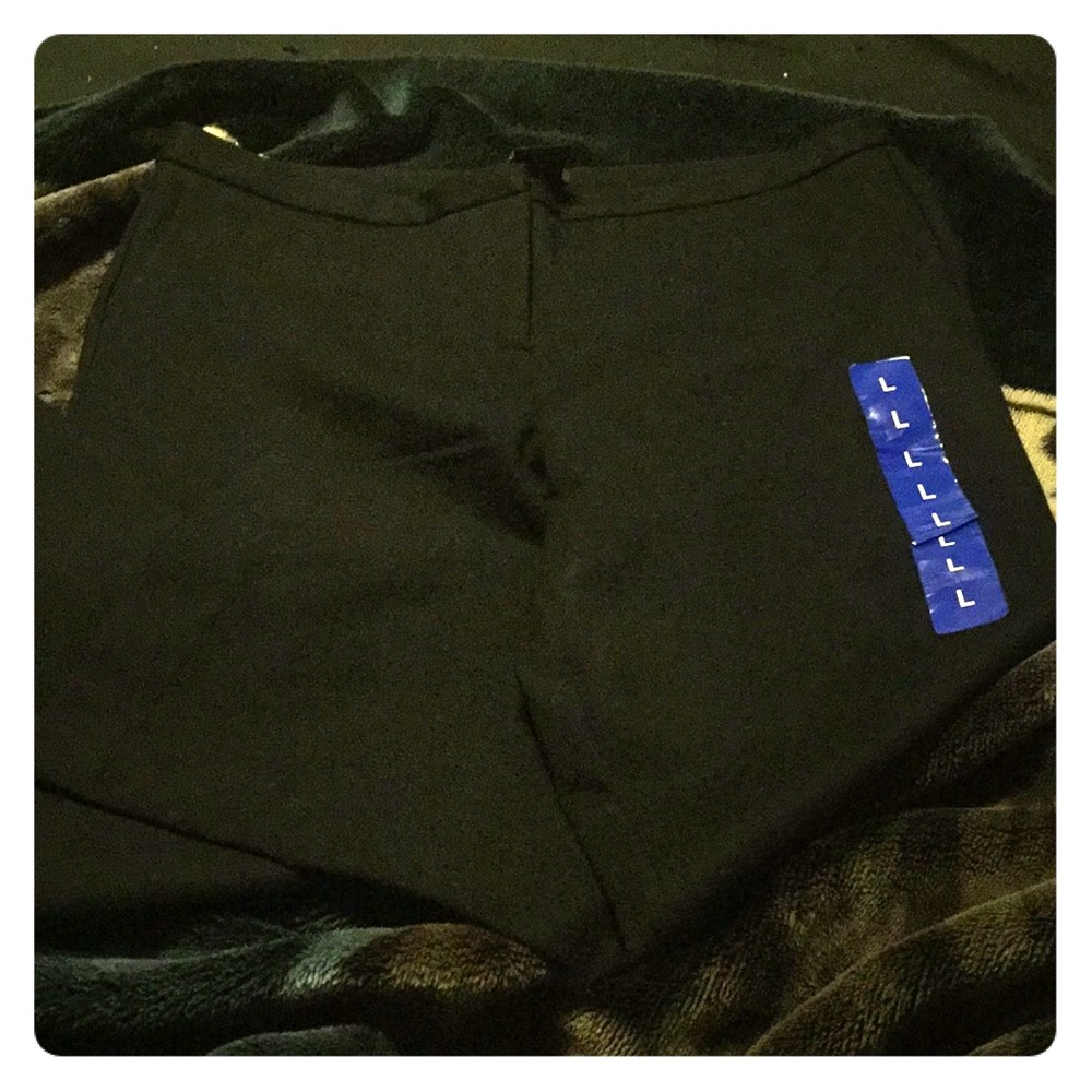 Pair of Black Capri pants (L)